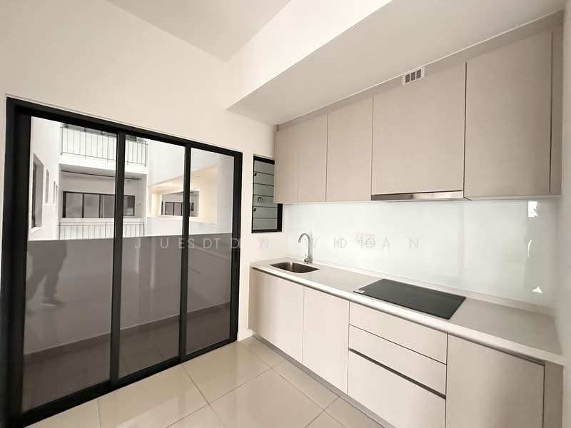 Servis Apartment untuk Dijual di Skyline KL - Justin Thian - Kitchen - PropertyGuru.com.my
