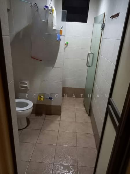 Condominium for Sale at Casa Tropicana - Lee Jonathan - Common Bath - PropertyGuru.com.my