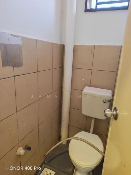 Rumah Teres 2 Tingkat untuk Dijual di Taman Setia Indah (Tebrau) - Jane Ngoi - Bathroom - PropertyGuru.com.my