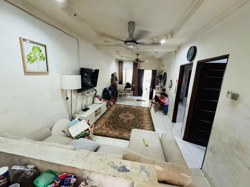 1-storey Terraced House for Sale in Kajang (Selangor) - Mohd Fadzli - Living Room - PropertyGuru.com.my