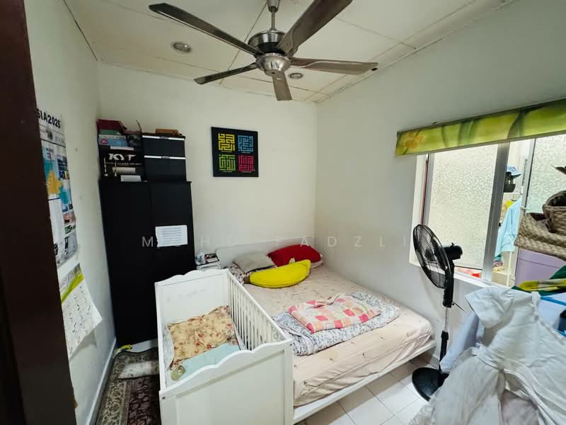 1-storey Terraced House for Sale in Kajang (Selangor) - Mohd Fadzli - Bedroom - PropertyGuru.com.my