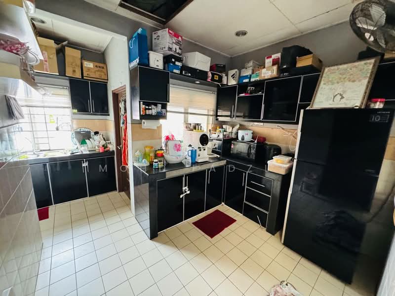 1-storey Terraced House for Sale in Kajang (Selangor) - Mohd Fadzli - Kitchen - PropertyGuru.com.my