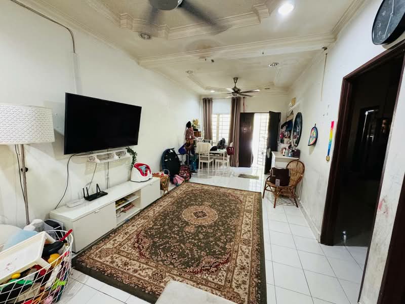1-storey Terraced House for Sale in Kajang (Selangor) - Mohd Fadzli - Living Room - PropertyGuru.com.my