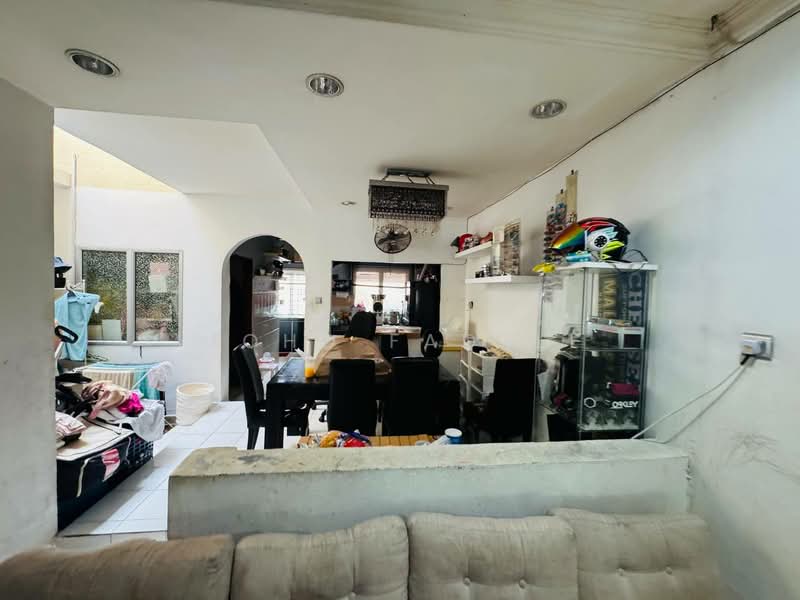 1-storey Terraced House for Sale in Kajang (Selangor) - Mohd Fadzli - Living Room - PropertyGuru.com.my