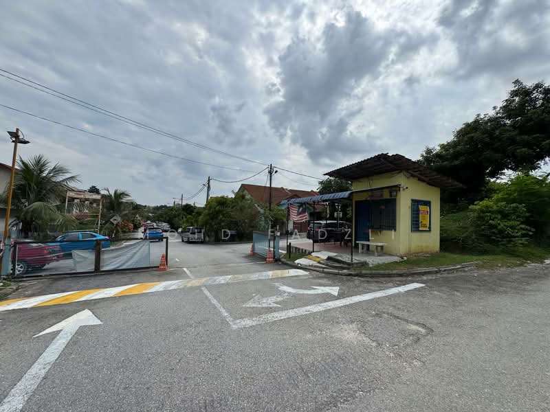 1-storey Terraced House for Sale in Kajang (Selangor) - Mohd Fadzli - Exterior - PropertyGuru.com.my