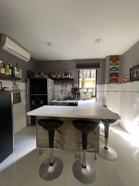 Zero-Lot Bungalow for Sale in Bukit Gita Bayu (Seri Kembangan) - Veronica Ng - Kitchen - PropertyGuru.com.my