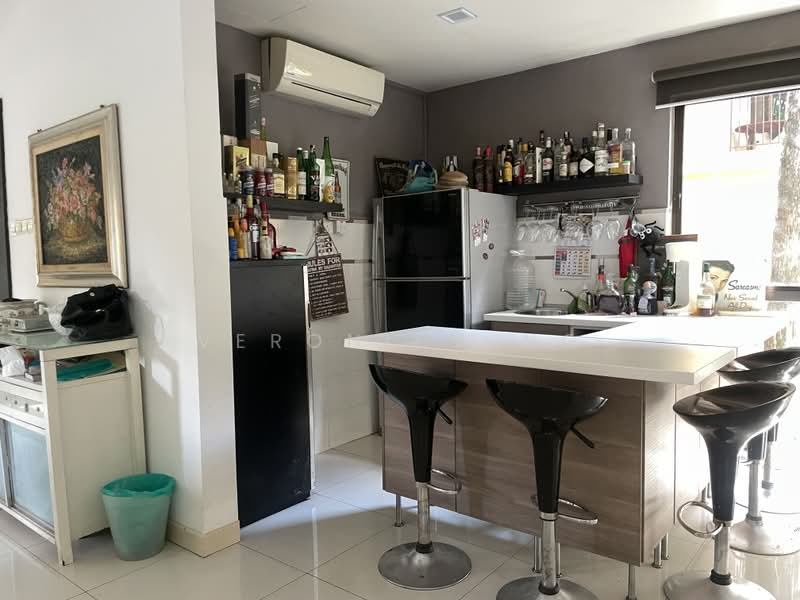 Zero-Lot Bungalow for Sale in Bukit Gita Bayu (Seri Kembangan) - Veronica Ng - Kitchen - PropertyGuru.com.my