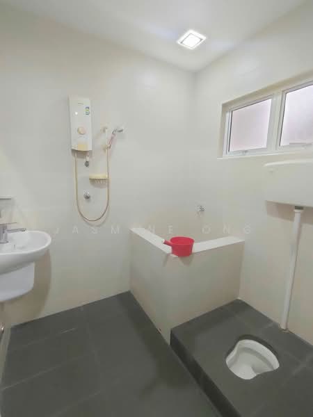 Rumah Teres 2 Tingkat untuk Dijual di Taman Sri Bintang (Kepong) - Jasmine Ong - Bathroom - PropertyGuru.com.my