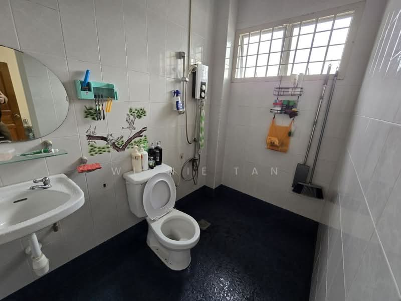 Rumah Teres 2 Tingkat untuk Dijual di Ulu Tiram (Johor) - Winnie Tan - Bathroom - PropertyGuru.com.my