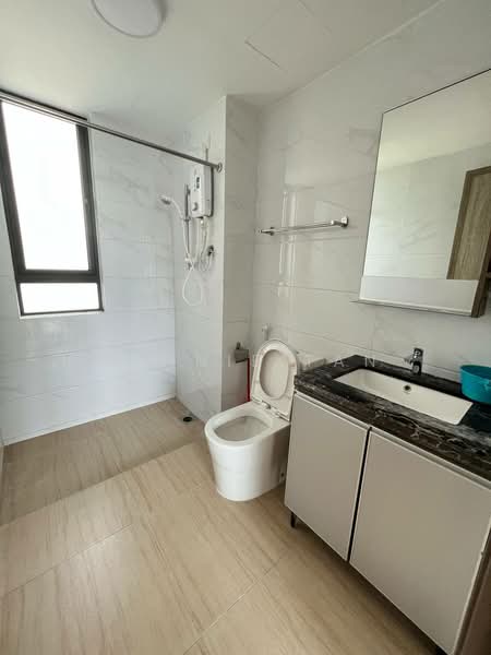 Servis Apartment untuk Dijual di Country Garden Central Park - Winnie Tan - Bathroom - PropertyGuru.com.my