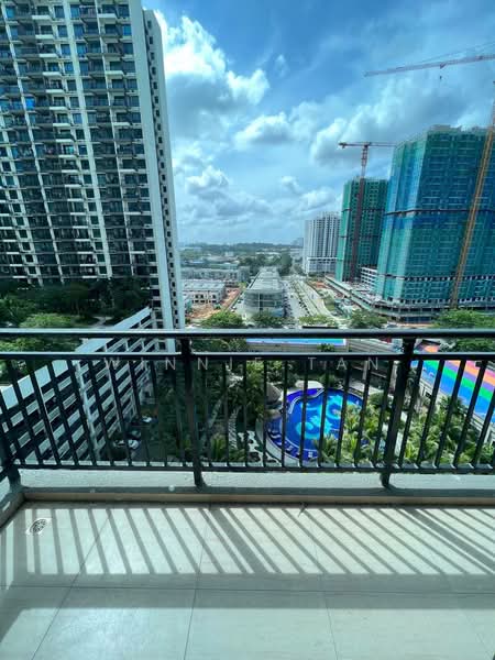 Servis Apartment untuk Dijual di Country Garden Central Park - Winnie Tan - Balcony - PropertyGuru.com.my