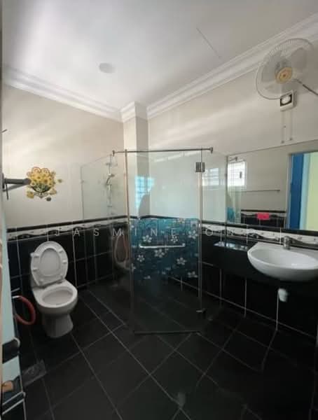 Rumah Teres 2 Tingkat untuk Dijual di Taman Sri Bintang (Kepong) - Jasmine Ong - Bathroom - PropertyGuru.com.my