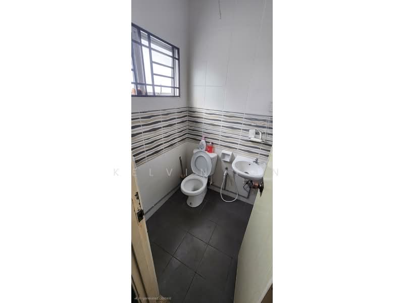 Rumah Teres 2 Tingkat untuk Disewa di Relau (Sungai Ara) - Kelvin Tan - Bathroom - PropertyGuru.com.my