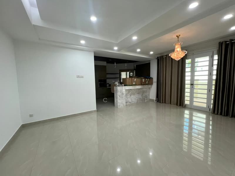 Rumah Banglo untuk Dijual di Kawasan Perumahan Sungai Emas (Batu Ferringhi) - Enoch Tiu - Living Room - PropertyGuru.com.my