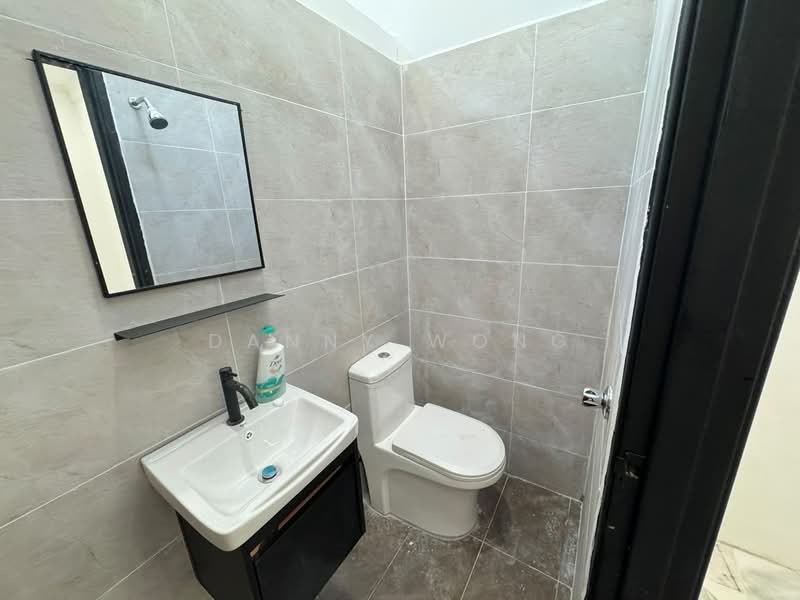 1-storey Terraced House for Sale in Taman Velox (Rawang) - Danny Wong - Bathroom - PropertyGuru.com.my
