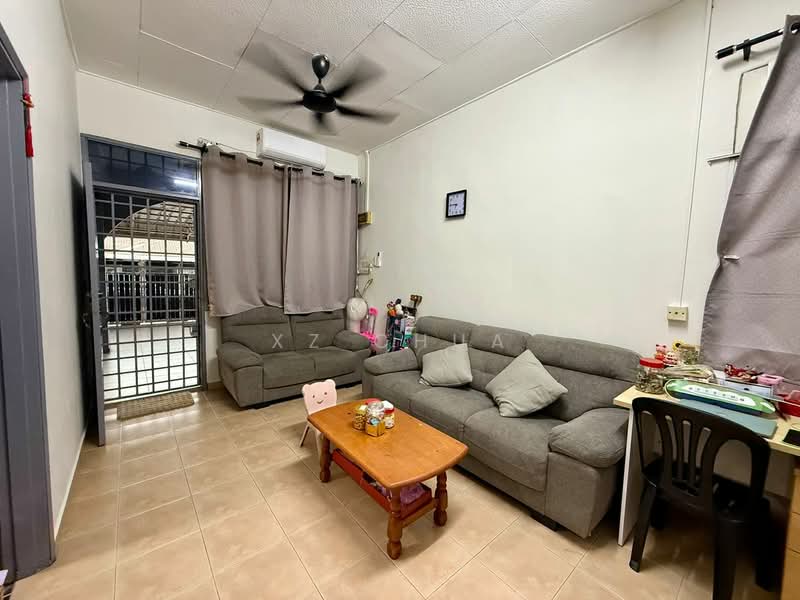Rumah Teres 1 Tingkat untuk Dijual di Senai (Johor) - XZ CHUA - Living Room - PropertyGuru.com.my