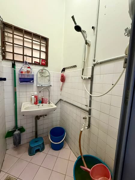 Rumah Teres 1 Tingkat untuk Dijual di Senai (Johor) - XZ CHUA - Bathroom - PropertyGuru.com.my
