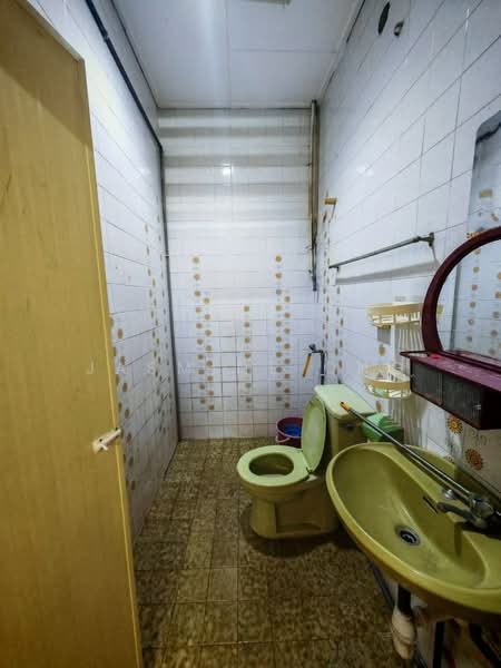 Rumah Teres untuk Dijual di Taman Bukit Maluri (Kepong) - Jasmine Ong - Bathroom - PropertyGuru.com.my