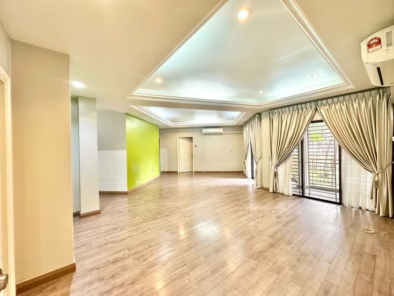 Kondominium untuk Dijual di Catalina Villa - Faisal Abu Omar - Living Room - PropertyGuru.com.my