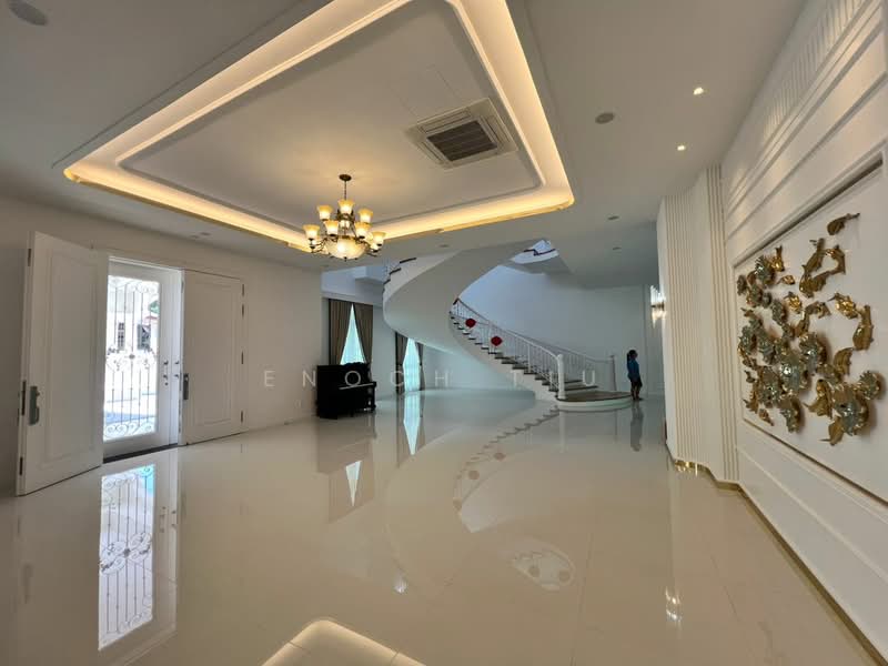 Rumah Banglo untuk Dijual di Kawasan Perumahan Sungai Emas (Batu Ferringhi) - Enoch Tiu - Entrance - PropertyGuru.com.my