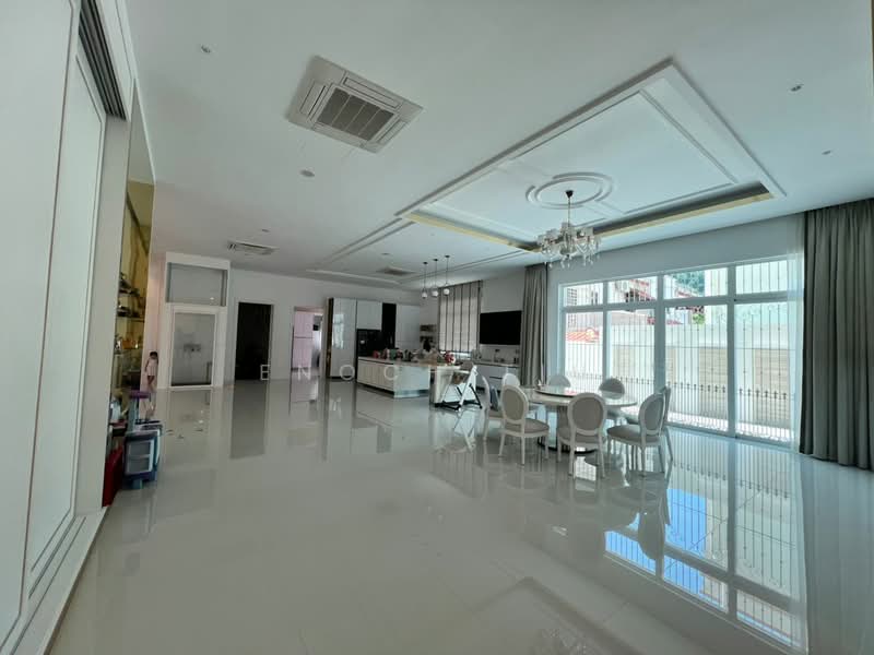Rumah Banglo untuk Dijual di Kawasan Perumahan Sungai Emas (Batu Ferringhi) - Enoch Tiu - Living Room - PropertyGuru.com.my