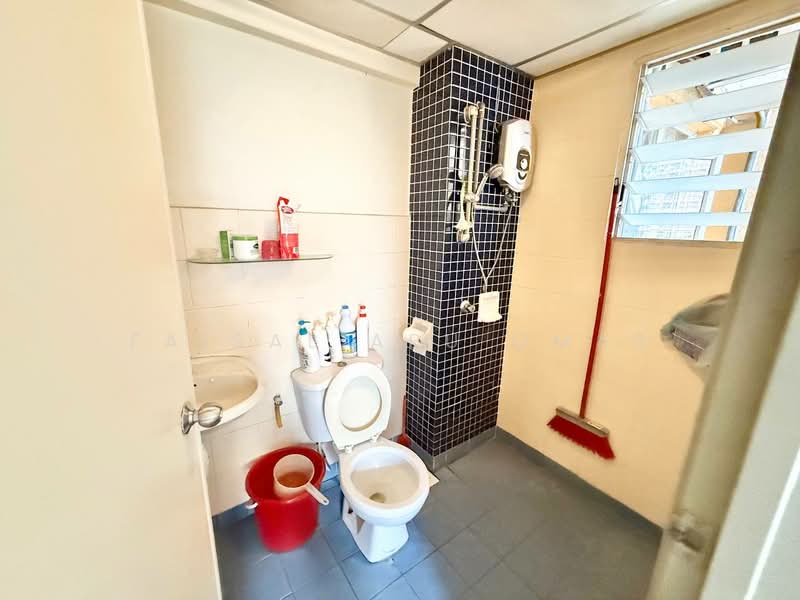 Kondominium untuk Dijual di Perdana Exclusive - Faisal Abu Omar - Bathroom - PropertyGuru.com.my
