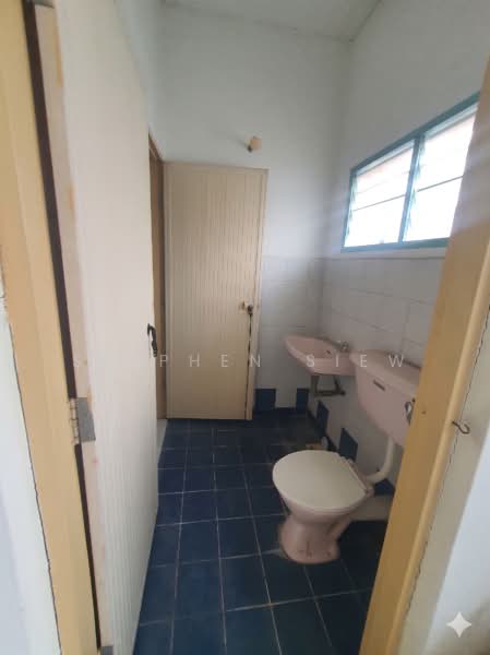Rumah Teres 2 Tingkat untuk Disewa di Medan Lapangan Lagenda (Ipoh) - Stephen Siew - Bathroom - PropertyGuru.com.my