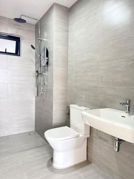 Servis Apartment untuk Disewa di Residensi Ava @ Kiara Bay - Su Nee Goh - Bathroom - PropertyGuru.com.my
