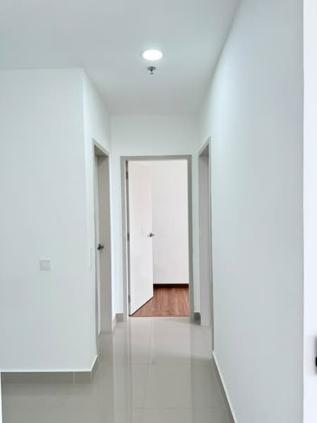 Servis Apartment untuk Disewa di Residensi Ava @ Kiara Bay - Su Nee Goh - Corridor - PropertyGuru.com.my