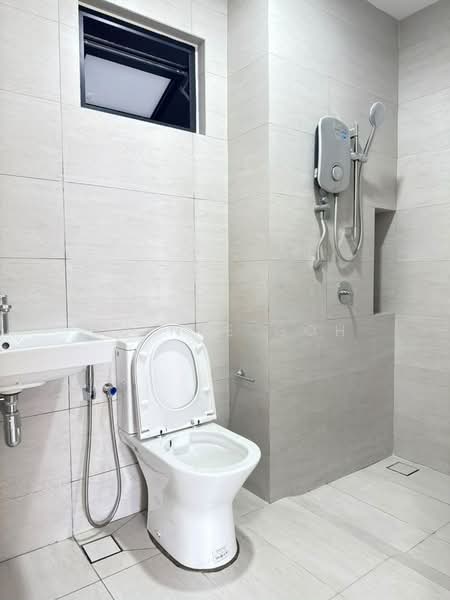 Servis Apartment untuk Disewa di Residensi Ava @ Kiara Bay - Su Nee Goh - Bathroom - PropertyGuru.com.my