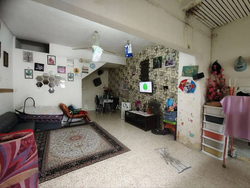 Rumah Teres 2 Tingkat untuk Dijual di Gombak (Selangor) - Faisal Abu Omar - Living Room - PropertyGuru.com.my