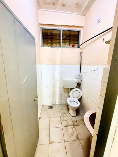 Rumah Teres 1 Tingkat untuk Disewa di Ipoh (Perak) - Stephen Siew - Bathroom - PropertyGuru.com.my