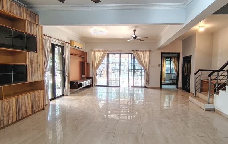 Rumah Berkembar untuk Disewa di Taman Tasik Prima (Puchong) - Kevin Ho - Living Room - PropertyGuru.com.my
