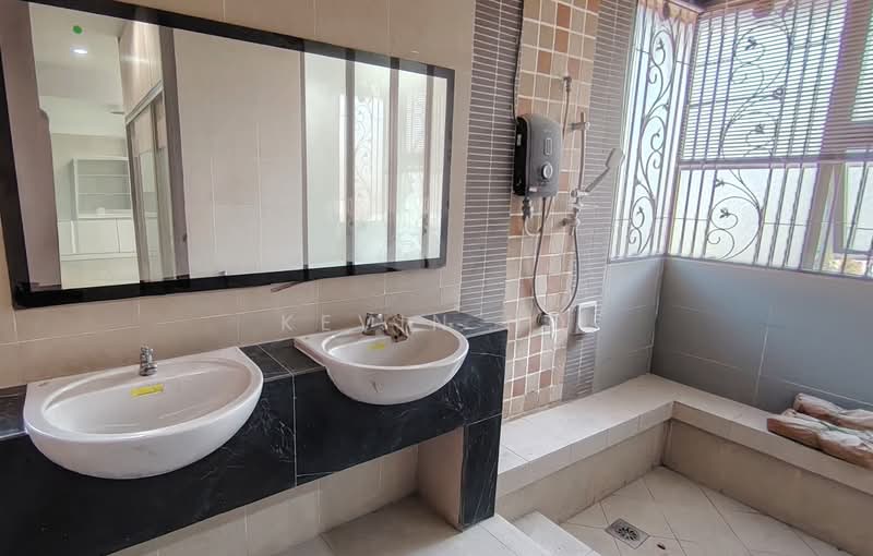 Rumah Berkembar untuk Disewa di Taman Tasik Prima (Puchong) - Kevin Ho - Bathroom - PropertyGuru.com.my