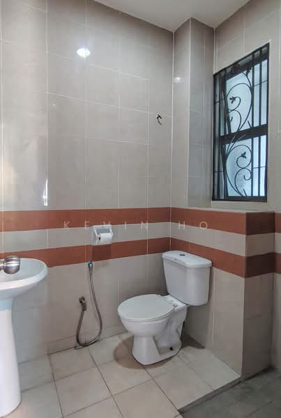 Rumah Berkembar untuk Disewa di Taman Tasik Prima (Puchong) - Kevin Ho - Bathroom - PropertyGuru.com.my