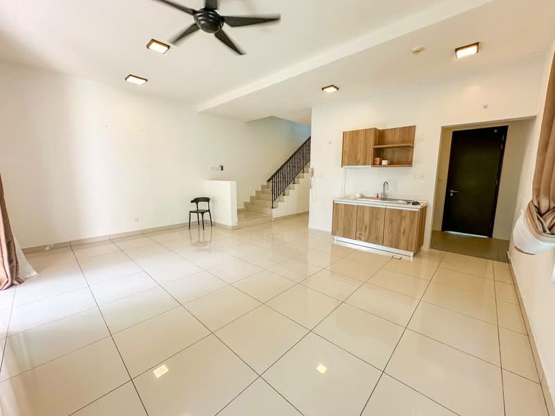 Rumah Teres 2.5-Tingkat untuk Dijual di Setia Eco Glades (Cyberjaya) - Ali Idris - Living Room - PropertyGuru.com.my