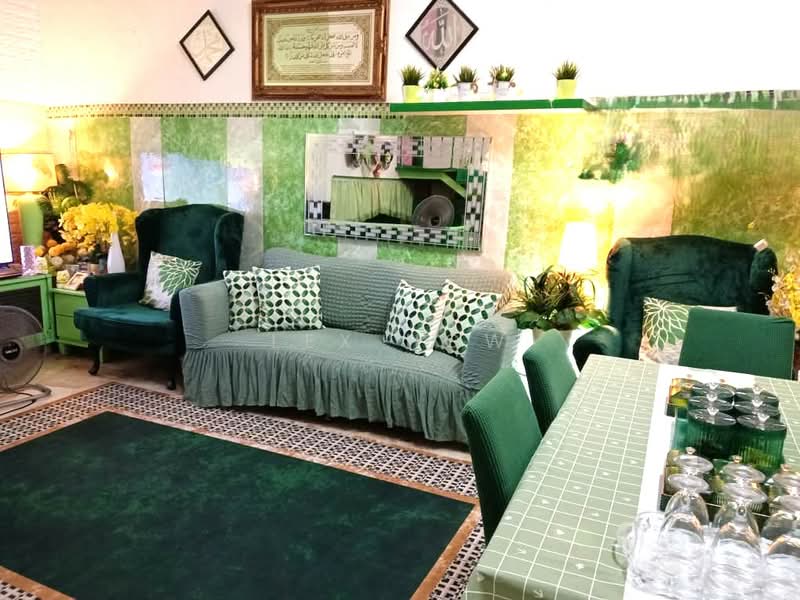Rumah Teres 1.5 Tingkat untuk Dijual di Taman Cempaka (Serendah) - Lex How - Living Room - PropertyGuru.com.my