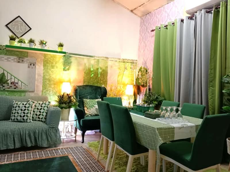 Rumah Teres 1.5 Tingkat untuk Dijual di Taman Cempaka (Serendah) - Lex How - Dining Room - PropertyGuru.com.my