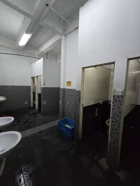 Detached Factory for Sale in Rawang (Selangor) - Ang Yi Quan - Bathroom - PropertyGuru.com.my