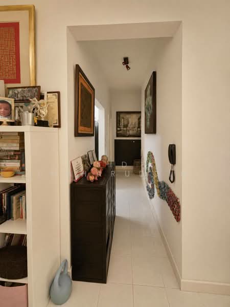 Kondominium untuk Dijual di Seri Maya Condominium - Jid Shaharuddin - Corridor - PropertyGuru.com.my