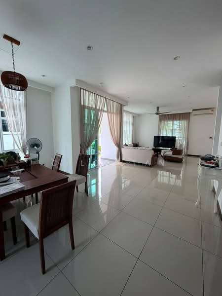 Rumah Berkembar untuk Dijual di Setia Eco Park (Setia Alam) - Chloe Tan - Living Room - PropertyGuru.com.my