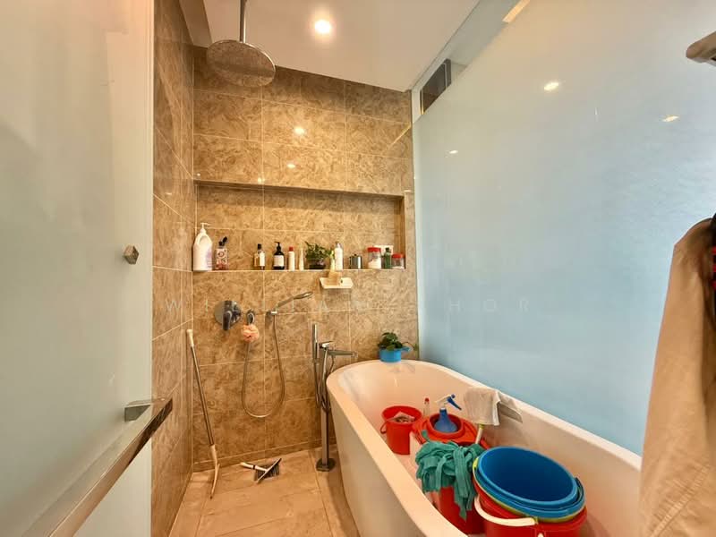Service Residence for Sale at Dorsett Residences Bukit Bintang - William Khor - Bathroom - PropertyGuru.com.my