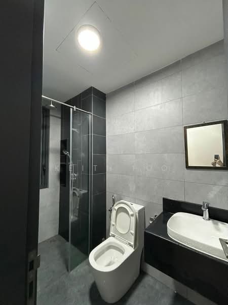 Servis Apartment untuk Disewa di Sunway Velocity TWO - Keith Foo - Bathroom - PropertyGuru.com.my