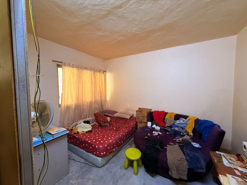 3-storey Terraced House for Sale in Taman Daya (Kepong) - Sean Yong - Bedroom - PropertyGuru.com.my