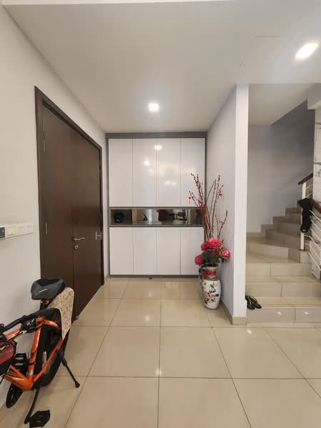 Rumah Teres 3 Tingkat untuk Disewa di Bandar Kinrara (Selangor) - Hon Ian - Entrance - PropertyGuru.com.my