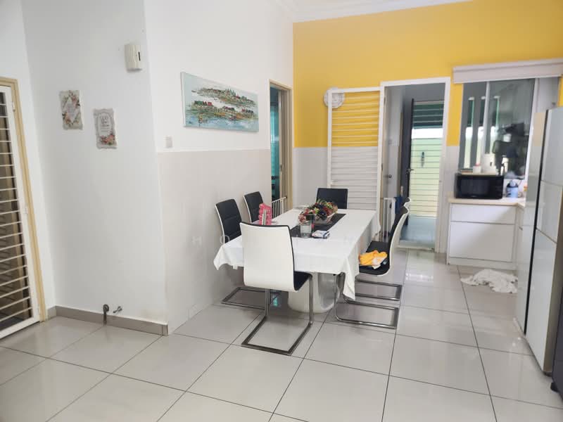 Rumah Teres 2 Tingkat untuk Dijual di Ukay Perdana (Ulu Kelang) - Hon Ian - Dining Room - PropertyGuru.com.my