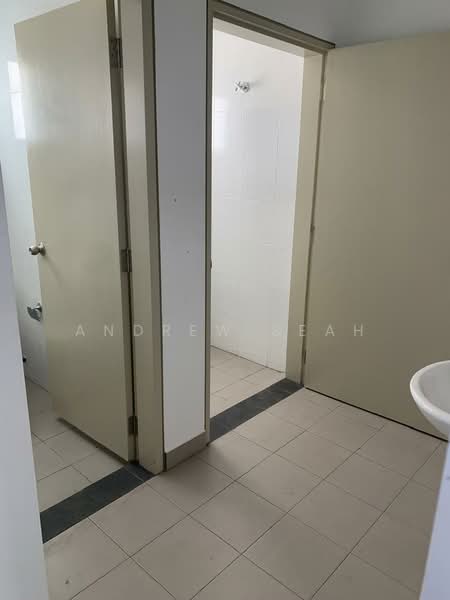Kedai / Pejabat untuk Disewa di Seksyen U16 (Shah Alam) - Andrew Seah - Bathroom - PropertyGuru.com.my