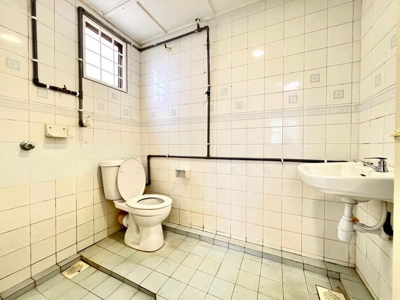 Apartment for Sale at Pangsapuri Sri Angkasa - Adaw Zain - Bathroom - PropertyGuru.com.my