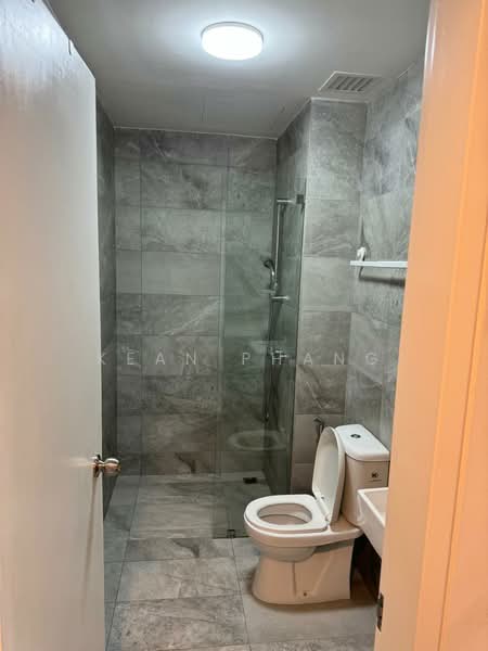 Servis Apartment untuk Dijual di Equine Residence - Kean Phang - Bathroom - PropertyGuru.com.my