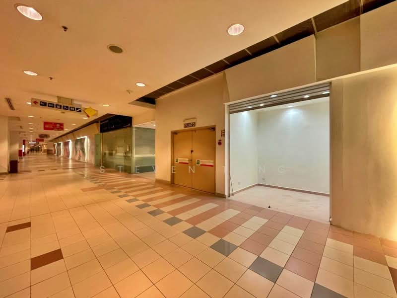 Rumah Niaga untuk Disewa di Berjaya Times Square (KL City Centre) - Steven Tung - Corridor - PropertyGuru.com.my